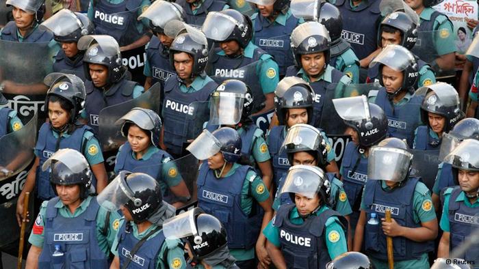 ১০-হাজার-পুলিশকে-শাস্তি