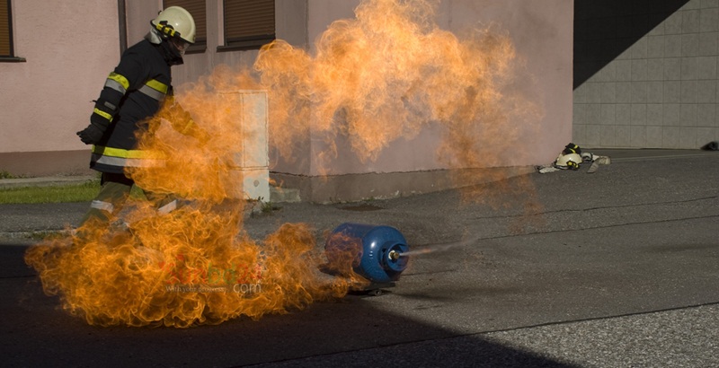 gas cylinder